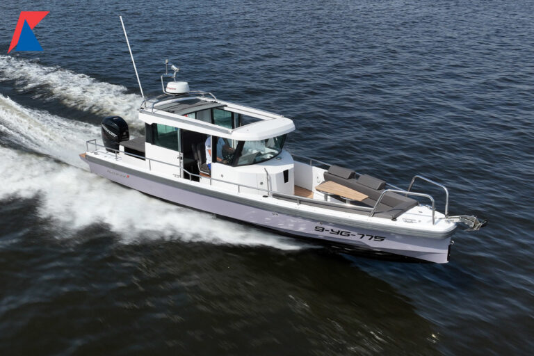 2016 Axopar 28 Cabin | 9.01m