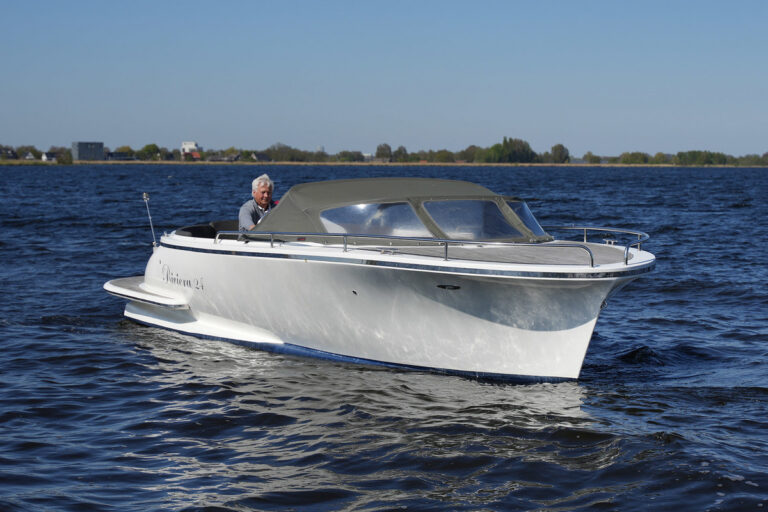 2016 Riviera 24 | 7.3m