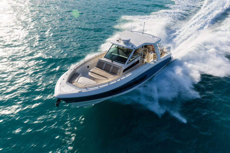Boston Whaler 420 Outrage | 13m