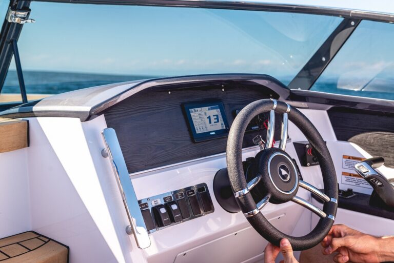 Alfastreet Marine 25 Cabin Evolution – Outboard Series | 8.4m