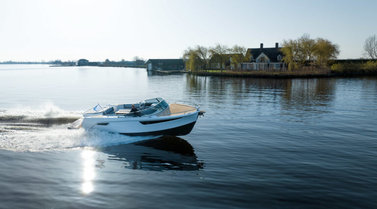 Alfastreet Marine 28 Cabin – Inboard Series | 9.8m