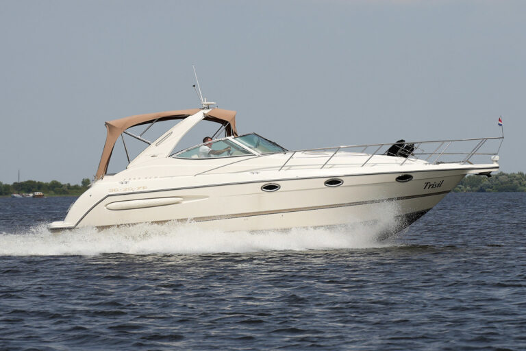 2001 Maxum 3300 SCR | 10.06m