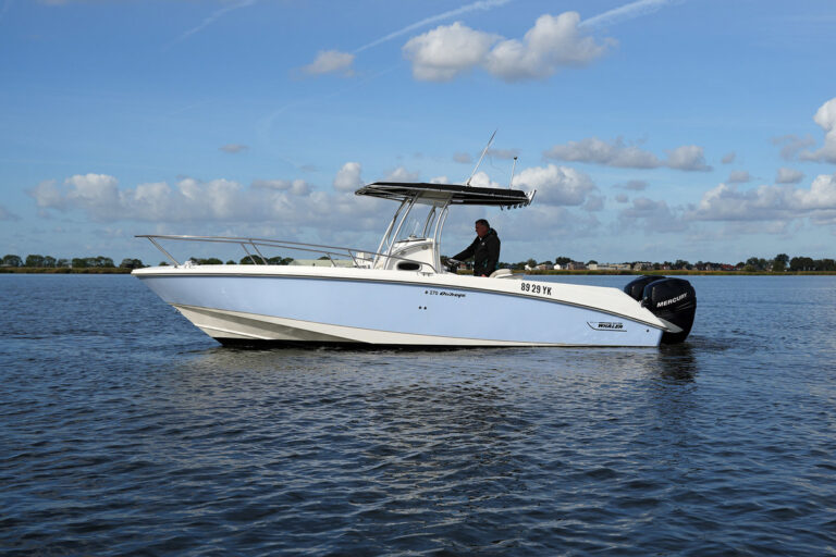 2005 Boston Whaler 270 Outrage | 8.22m